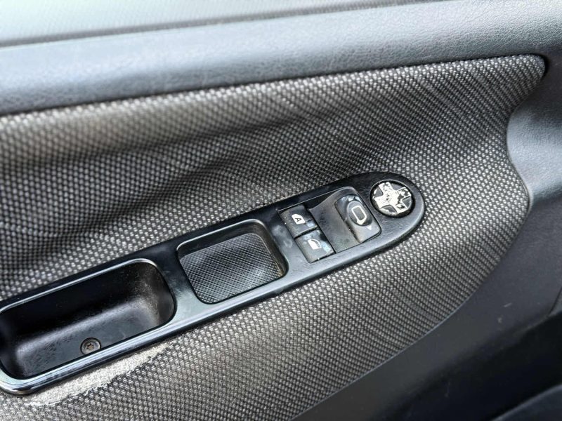 PEUGEOT 207 SW 1.6 HDi 90 PREMIUM PACK – Toit Pano – Clim Auto – Révisée & Garantie 6 mois