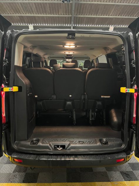 magnifique FORD CUSTOM 2.0 EcoBlue 130ch 9 places (RADAR DE RECUL, APPEL CARPLAY ,BLUETOOTH )