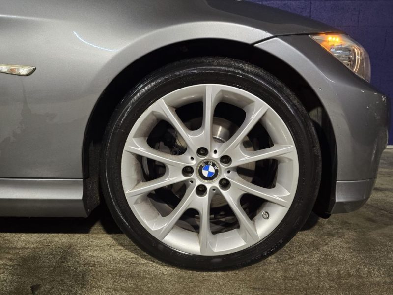 BMW SERIE 3 325I E91 Ph2 3.0 PACK LUXE - BVA - SIEGES EN CUIR CHAUFFANT