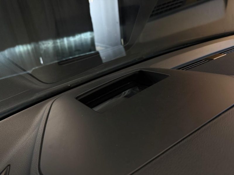 VOLKSWAGEN GOLF VIII R PERFORMANCE 2.0 TSI 320 ch 4MOTION DSG7 / AKRAPOVIC + HARMAN KARDON / 