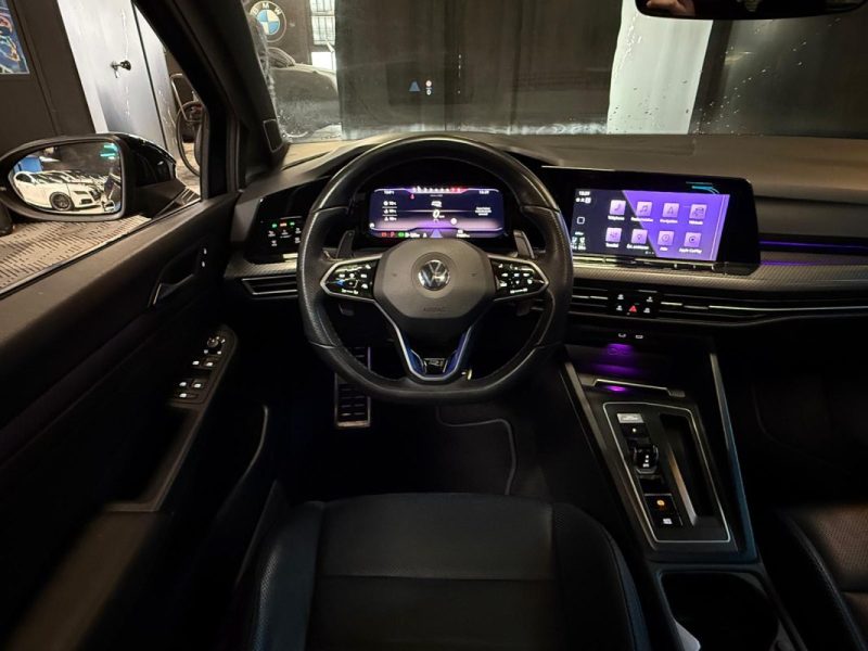 VOLKSWAGEN GOLF VIII R PERFORMANCE 2.0 TSI 320 ch 4MOTION DSG7 / AKRAPOVIC + HARMAN KARDON / 