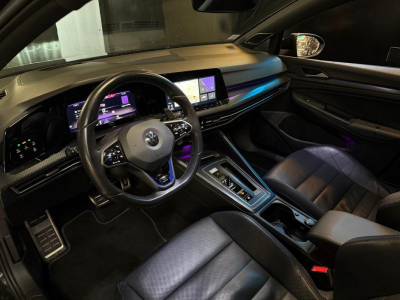 VOLKSWAGEN GOLF VIII R PERFORMANCE 2.0 TSI 320 ch 4MOTION DSG7 / AKRAPOVIC + HARMAN KARDON / 