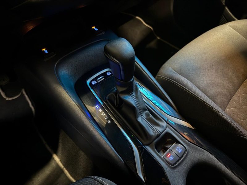 TOYOTA COROLLA  122 ch ACTIVE  / CARPLAY + SIEGES CHAUFFANTS + CAMERA /