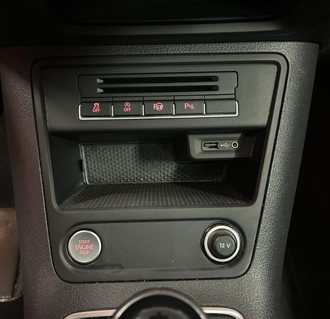 VOLKSWAGEN TIGUAN 2.0 TDI 110CH SPORTLINE - Garantie 6 mois - Très bon état - 2ème main -