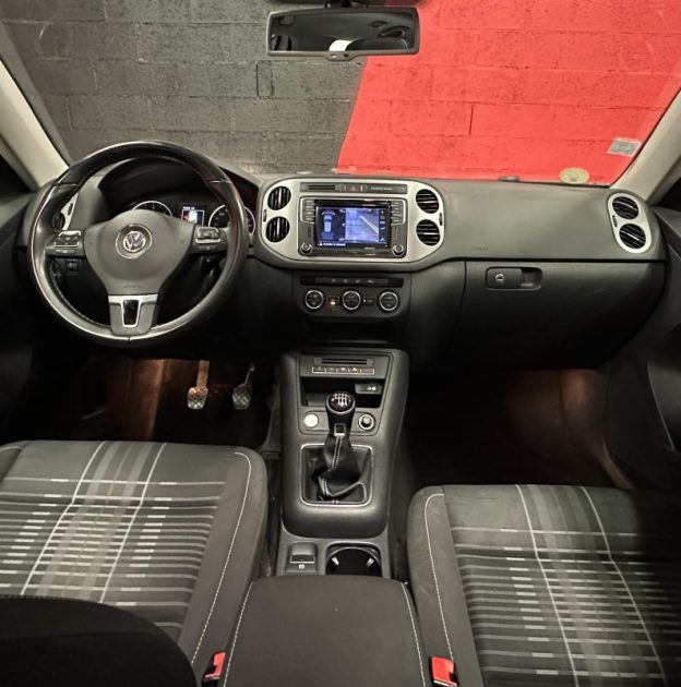 VOLKSWAGEN TIGUAN 2.0 TDI 110CH SPORTLINE - Garantie 6 mois - Très bon état - 2ème main -