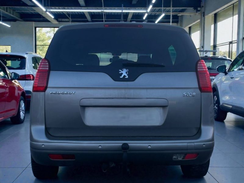 PEUGEOT 5008 1,6 EHDI 115CV PREMIUM BVA  5PLACES GARANTIE 6MOIS