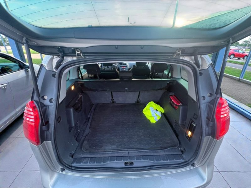 PEUGEOT 5008 1,6 EHDI 115CV PREMIUM BVA  5PLACES GARANTIE 6MOIS