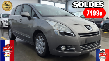 PEUGEOT 5008 1,6 EHDI 115CV PREMIUM BVA  5PLACES GARANTIE 6MOIS