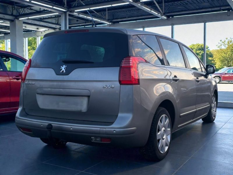 PEUGEOT 5008 1,6 EHDI 115CV PREMIUM BVA  5PLACES GARANTIE 6MOIS