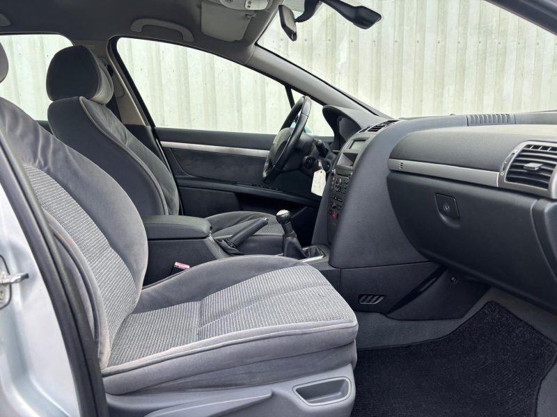 PEUGEOT 407 1.8 16V CONFORT 2004