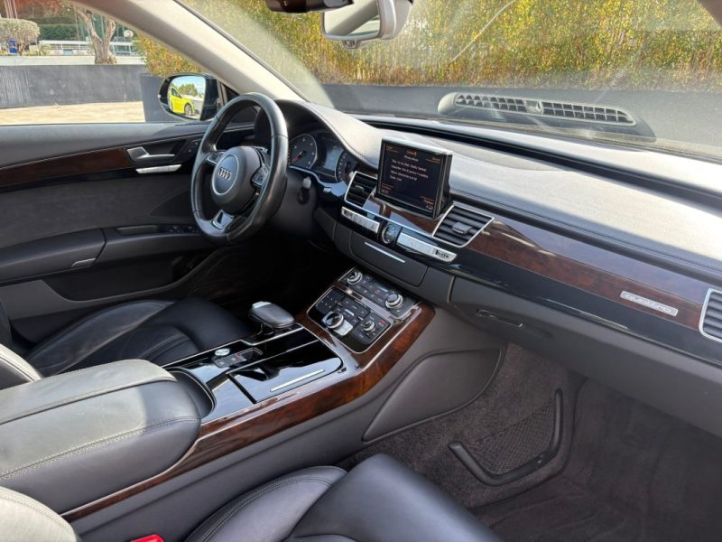AUDI A8 / 3.0 V6 / 262CH  / TVA récupérable / GARANTIE 12 mois