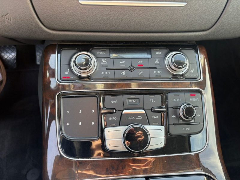 AUDI A8 / 3.0 V6 / 262CH  / TVA récupérable / GARANTIE 12 mois