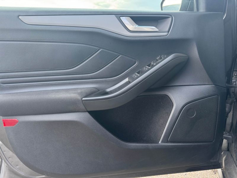 FORD Focus 1.0 Flexifuel MHEV 125 S&S Titanium X Style