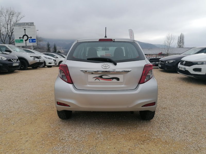 TOYOTA Yaris - 100ch essence 1.33 VVT-i