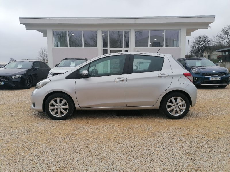 TOYOTA Yaris - 100ch essence 1.33 VVT-i