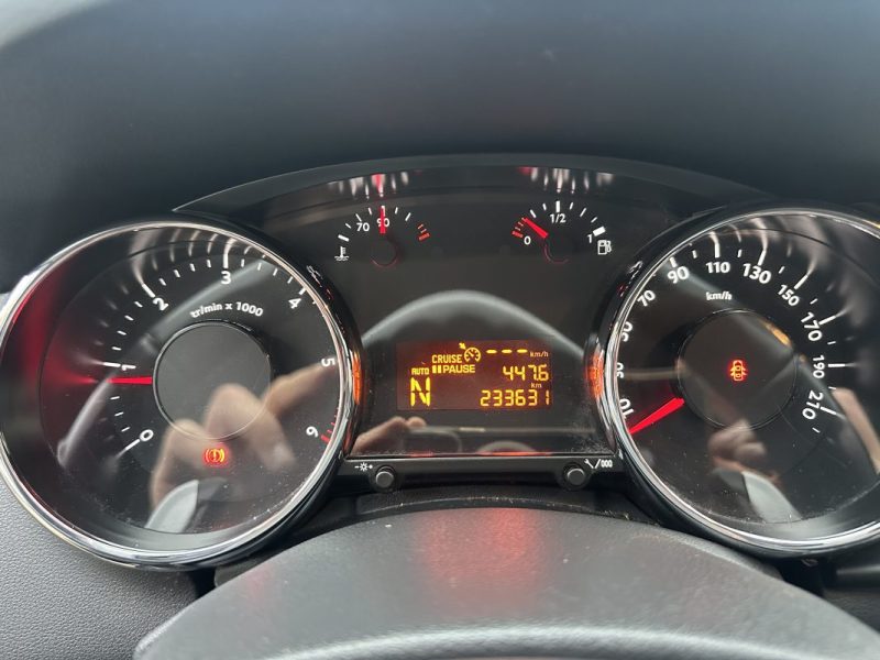 PEUGEOT 3008 1.6 E-HDI115CV PREMIUM BMP6