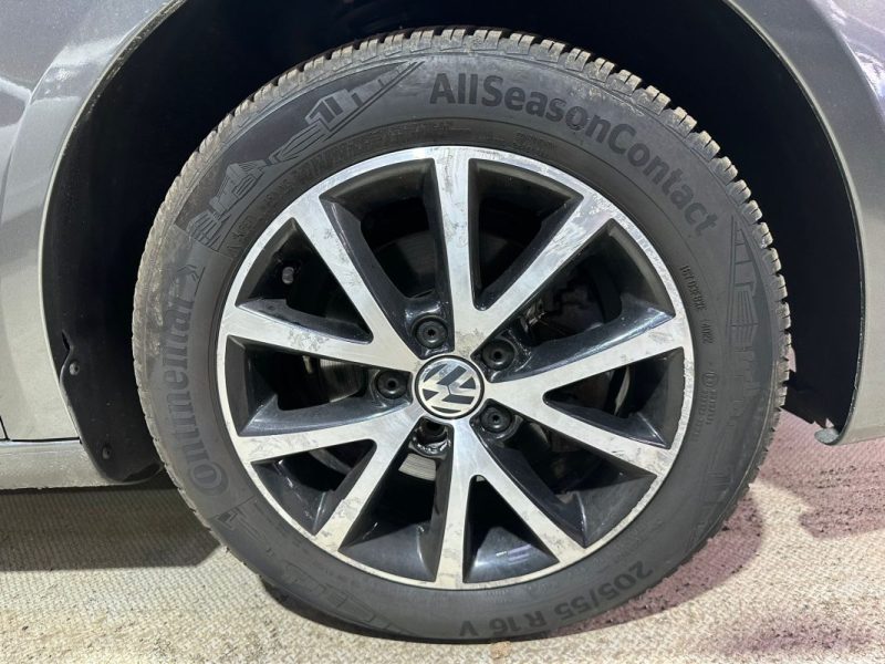 VOLKSWAGEN TOURAN 1.6 TDI 105CH BLUEMOTION 2013