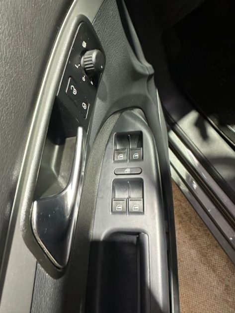 VOLKSWAGEN TOURAN 1.6 TDI 105CH BLUEMOTION 2013