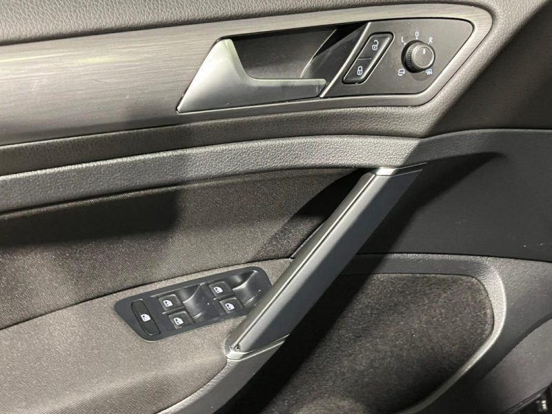 VOLKSWAGEN GOLF 7 1.6 TDI 115CH CONFORTLINE / DISTRIBUTION NEUVE / SUIVI ENTRETIEN COMPLET