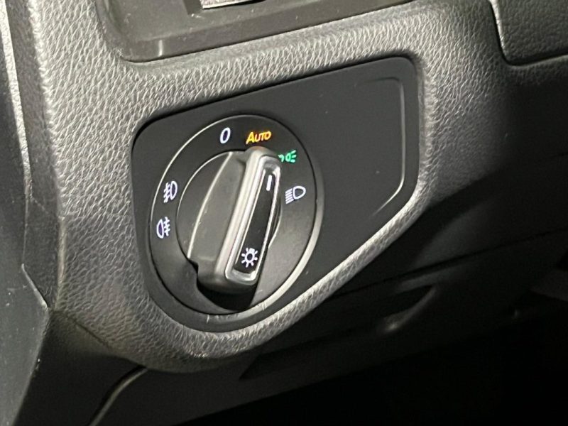 VOLKSWAGEN GOLF 7 1.6 TDI 115CH CONFORTLINE / DISTRIBUTION NEUVE / SUIVI ENTRETIEN COMPLET