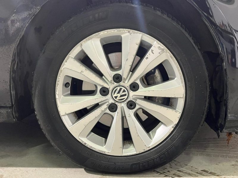 VOLKSWAGEN GOLF 7 1.6 TDI 115CH CONFORTLINE / DISTRIBUTION NEUVE / SUIVI ENTRETIEN COMPLET