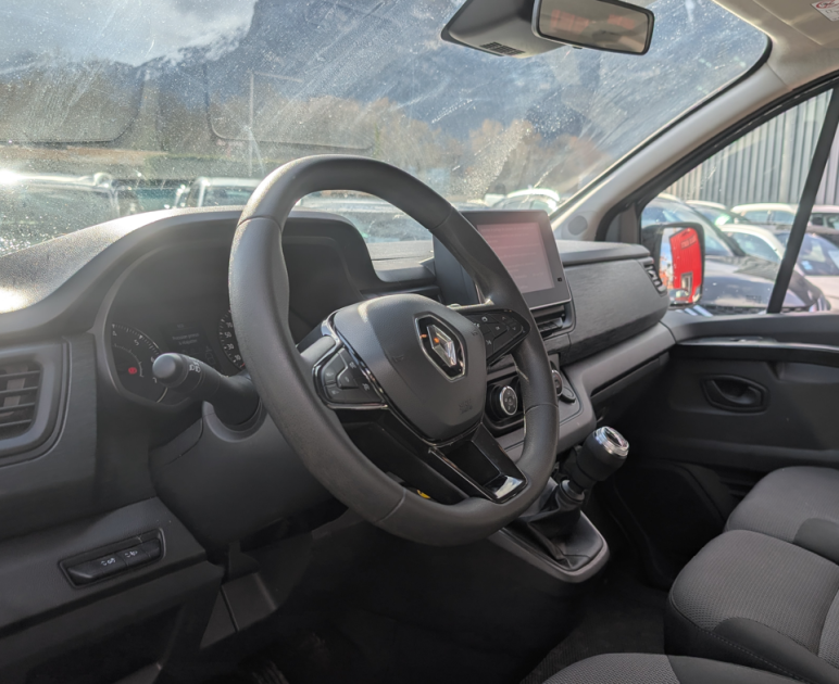 RENAULT TRAFIC L2 2.0 DCI 150CH ZEN 9 PLACES 