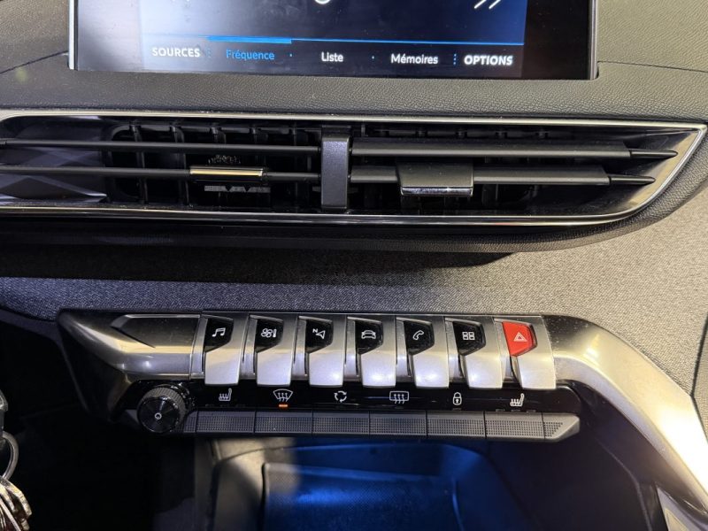 PEUGEOT 3008 1.2 130cv GT LINE EAT8 2020 - DISTRIBUTION ET REVISION A JOUR - 96 000 klm 