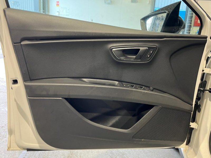 SEAT LEON 2.0 TDI 184CH FAP FR DSG *** TOIT OUVRANT / SIÈGES CHAUFFANTS / CUIR ALCANTARA / GPS ***