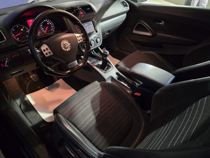 VOLKSWAGEN SCIROCCO 2.0 TDI 140 - BVM6 