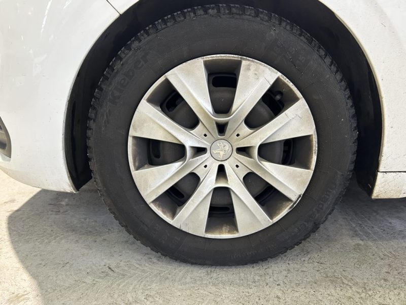 PEUGEOT 208 1.2 PURETECH 68CH LIKE 5P DISTRIBUTION OK 