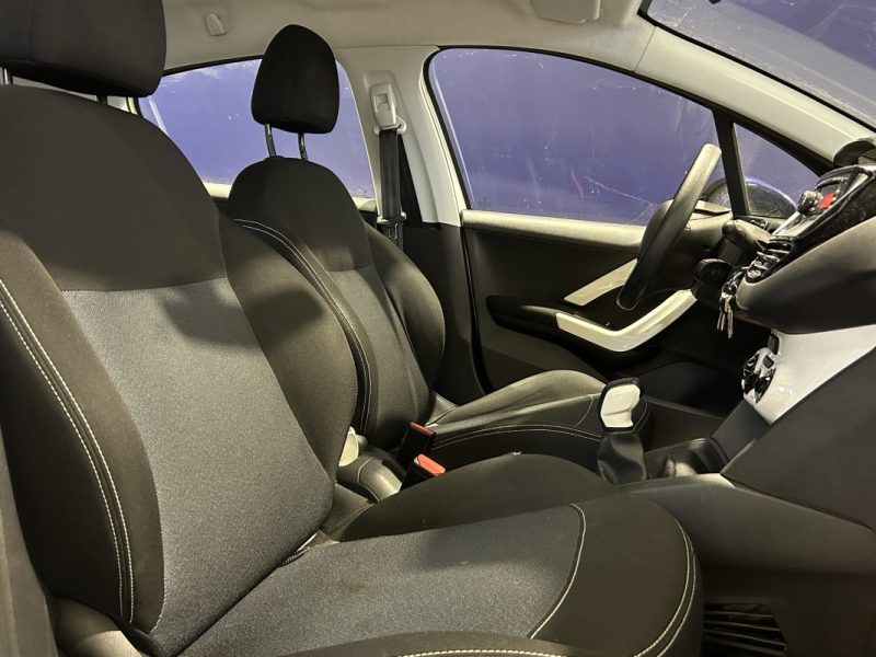 PEUGEOT 208 1.2 PURETECH 68CH LIKE 5P DISTRIBUTION OK 