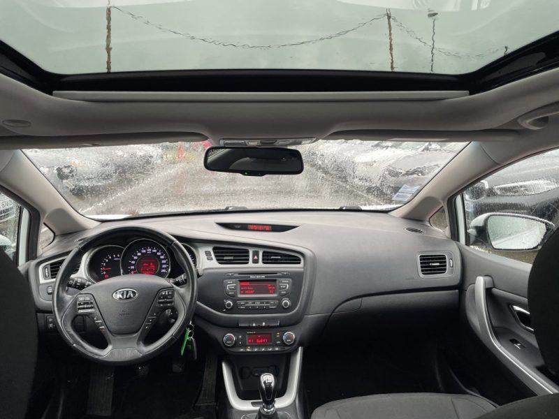 KIA CEE-D 1.6 CRDI 128CH   GARANTIE 3/12 MOIS 2015