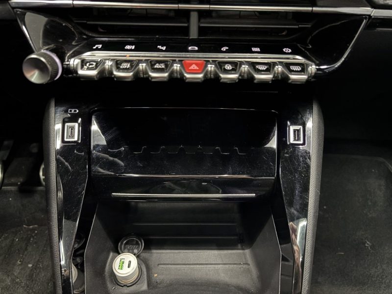 Peugeot 208 1.5 BlueHDI 100ch S&S GT-Line | Toit panoramique | Embrayage neuf | Carplay