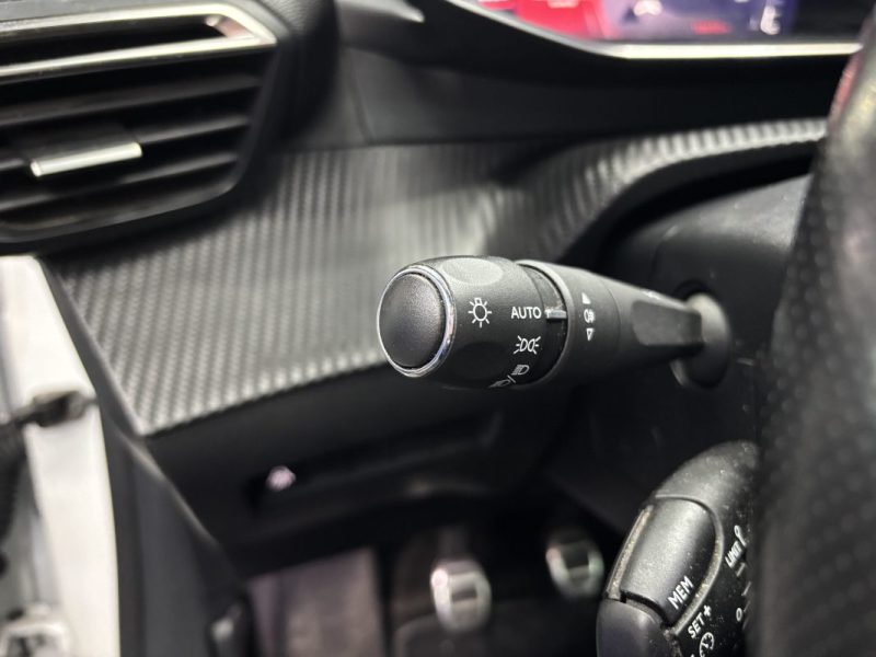 Peugeot 208 1.5 BlueHDI 100ch S&S GT-Line | Toit panoramique | Embrayage neuf | Carplay