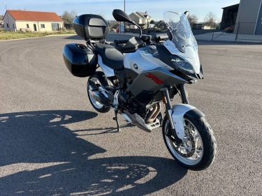 B.M.W. F 900  XR 