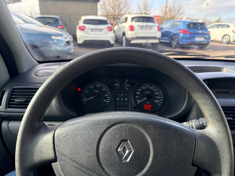 RENAULT CLIO EXPRESSION 1.2 16V 75cv 