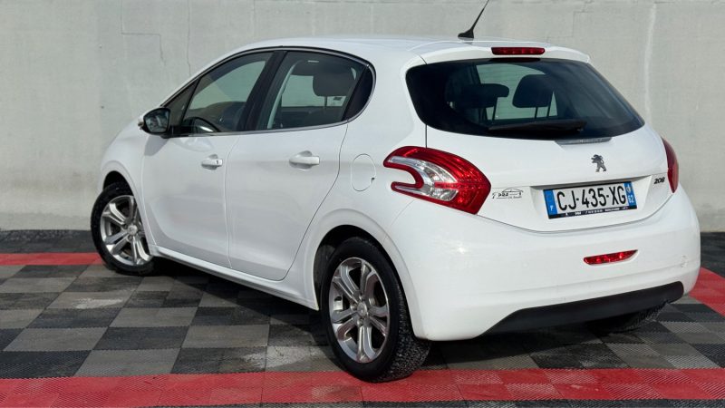 PEUGEOT 208 1.2 VTI 82 CV ALLURE 