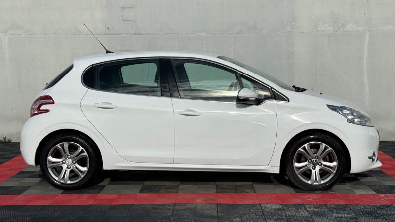 PEUGEOT 208 1.2 VTI 82 CV ALLURE 