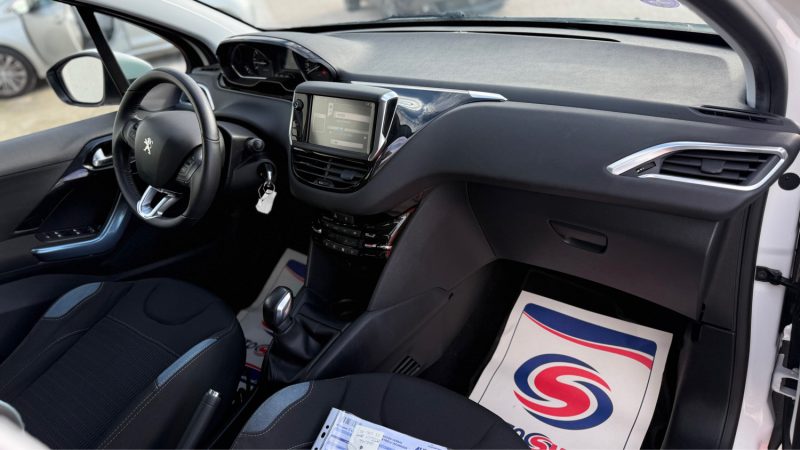 PEUGEOT 208 1.2 VTI 82 CV ALLURE 