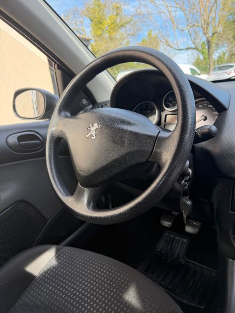 ⭐Peugeot  206+ 1.1i – Idéale Jeune Conducteur