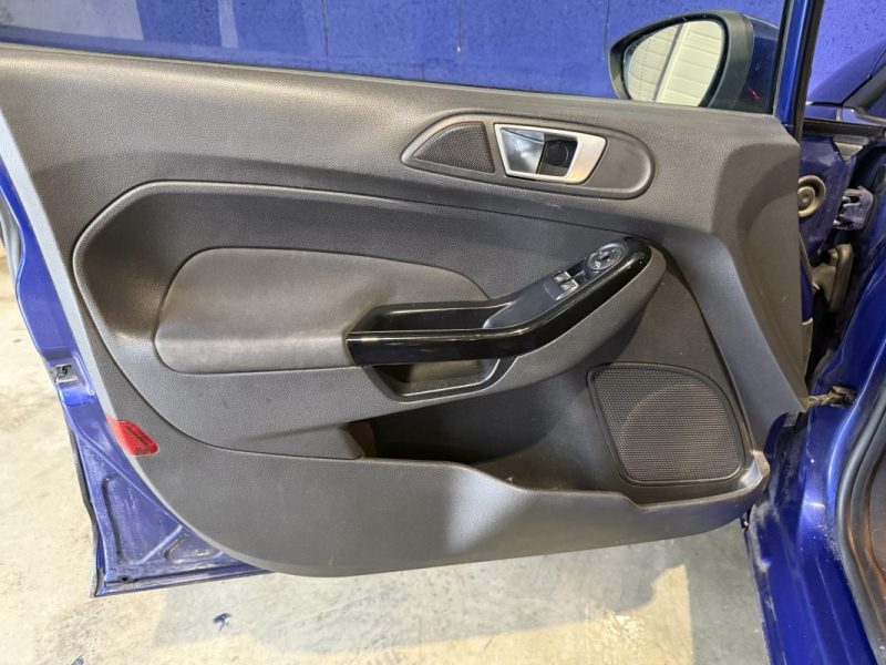 FORD FIESTA 1.0L 80ch TITANIUM / RIEN A PRÉVOIR  / 130.500km / 2015