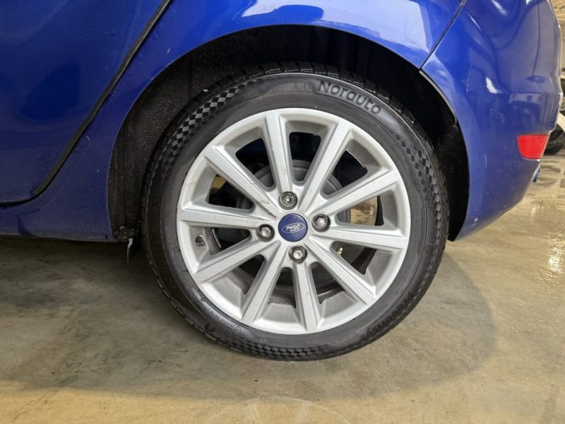 FORD FIESTA 1.0L 80ch TITANIUM / RIEN A PRÉVOIR  / 130.500km / 2015