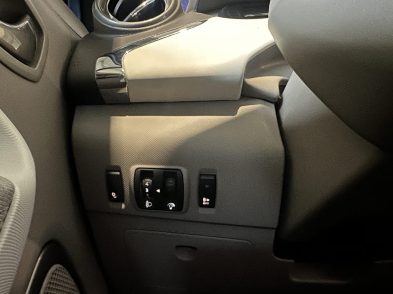 RENAULT  ZOE Z.E ZEN SOH 88% R90 92 CH 300KM 2017
