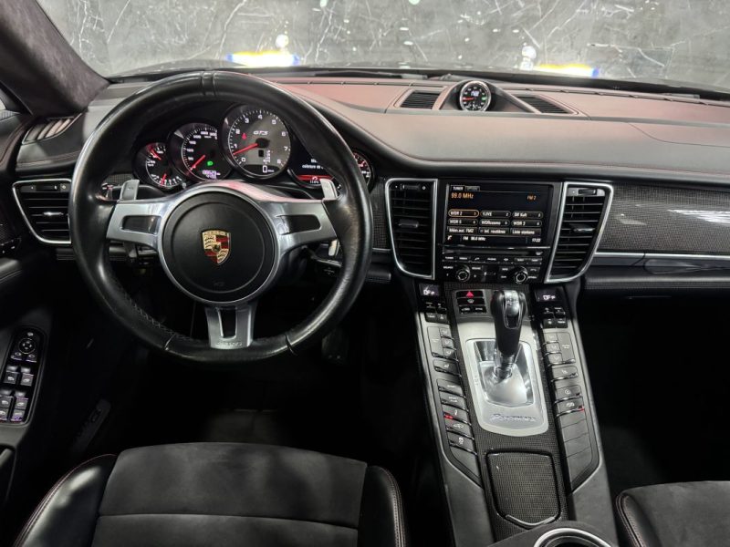 PORSCHE PANAMERA GTS 2015