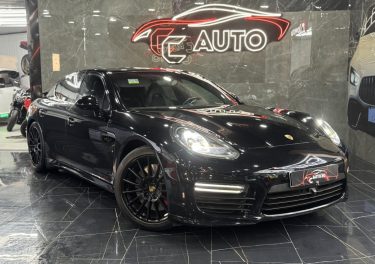 PORSCHE PANAMERA GTS 2015