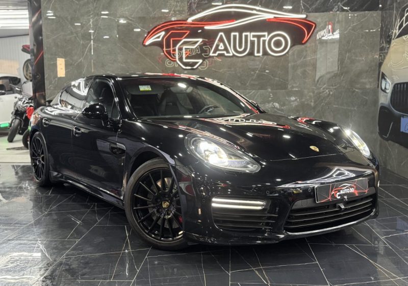 PORSCHE PANAMERA GTS 2015
