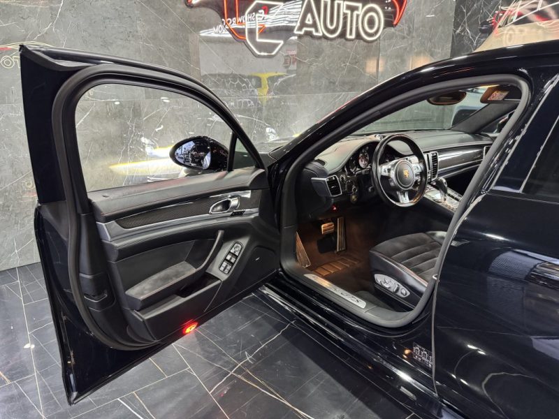 PORSCHE PANAMERA GTS 2015