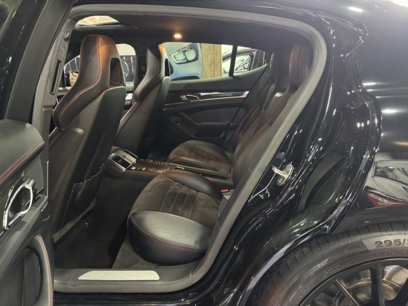 PORSCHE PANAMERA GTS 2015