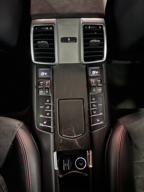 PORSCHE PANAMERA GTS 2015