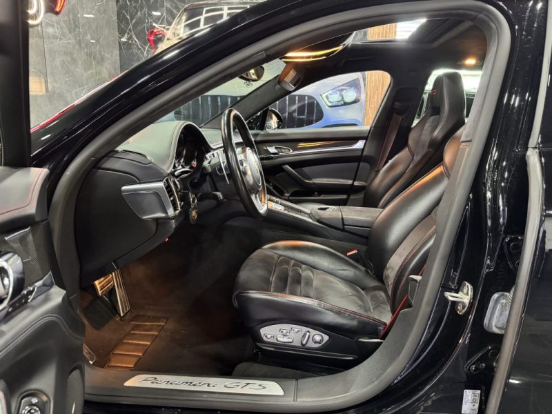 PORSCHE PANAMERA GTS 2015